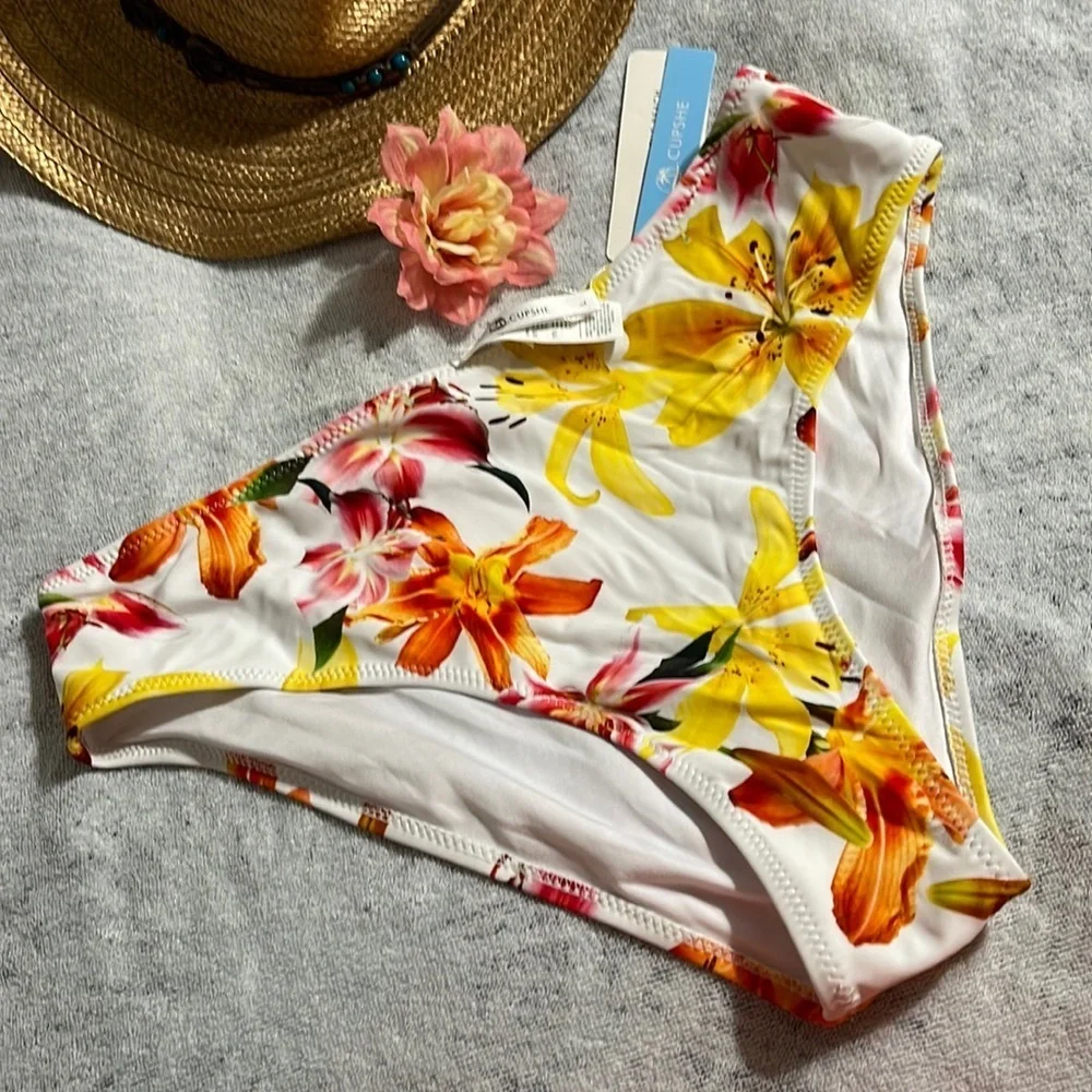 NWT women’s tropical floral swim bottoms L